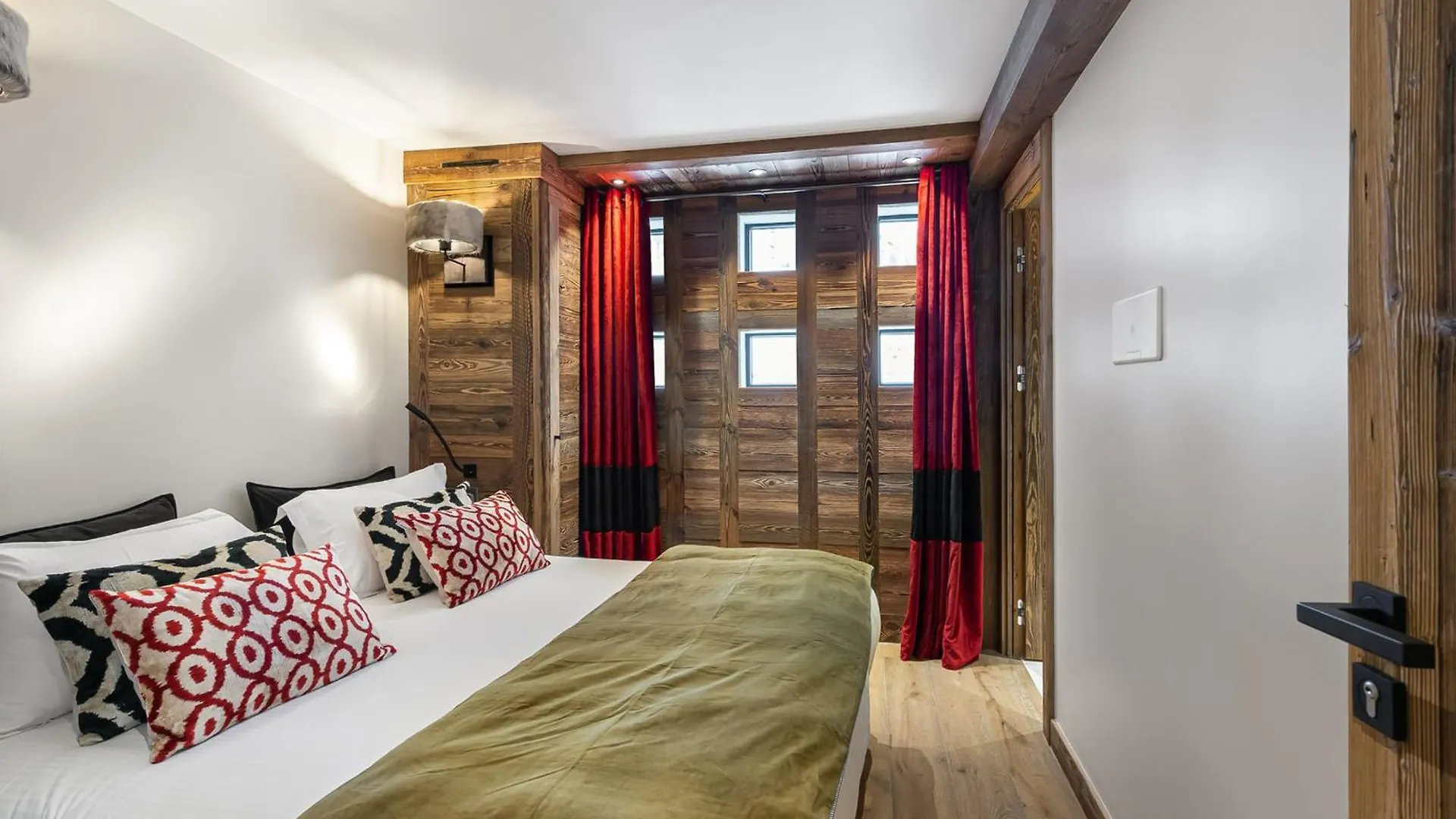 Appartement Lumineux A Val-D'Isere Avec 3 Chambres Et Salle De Bain Privative - Fr-1-844-5 0*,