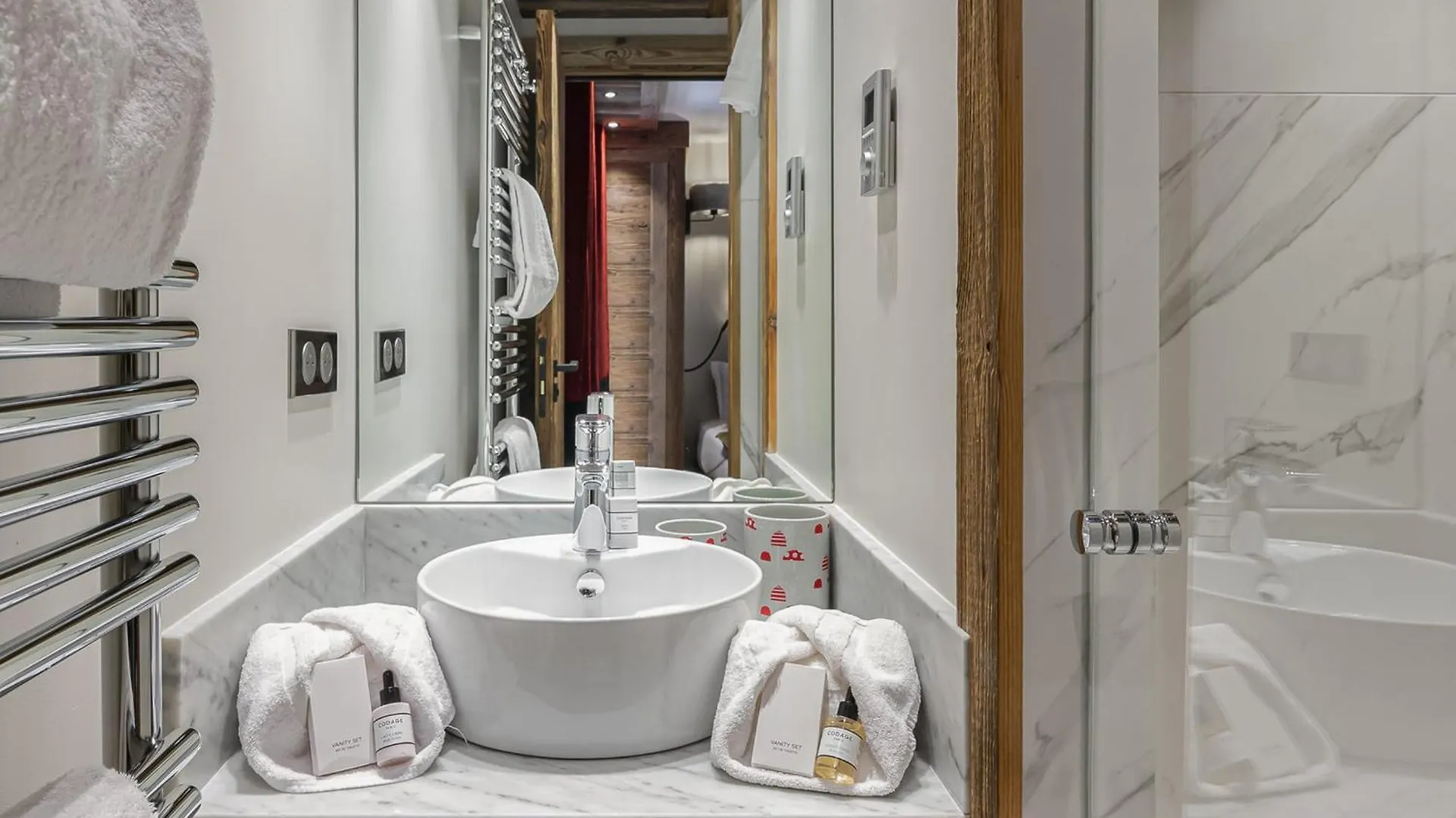 Appartement Lumineux A Val-D'Isere Avec 3 Chambres Et Salle De Bain Privative - Fr-1-844-5